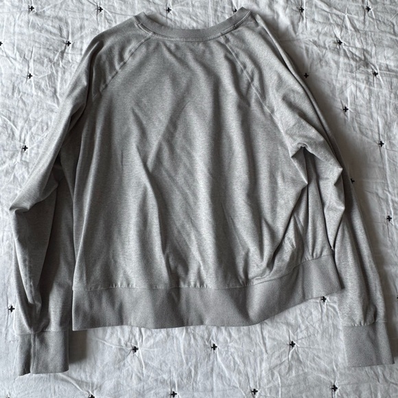 vuori gray sweatshirt, M - Picture 2 of 3